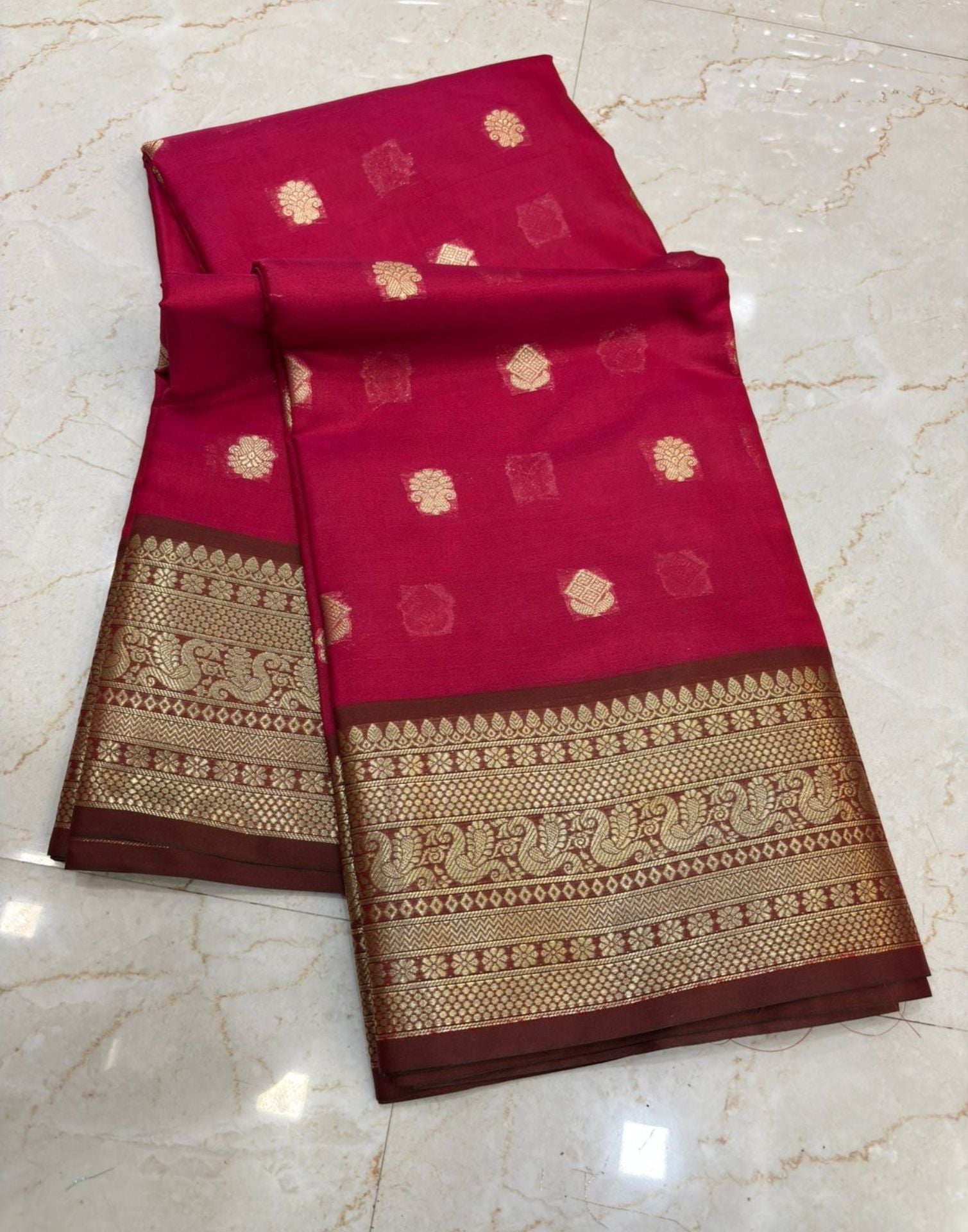 Gold Pattern Border Saree