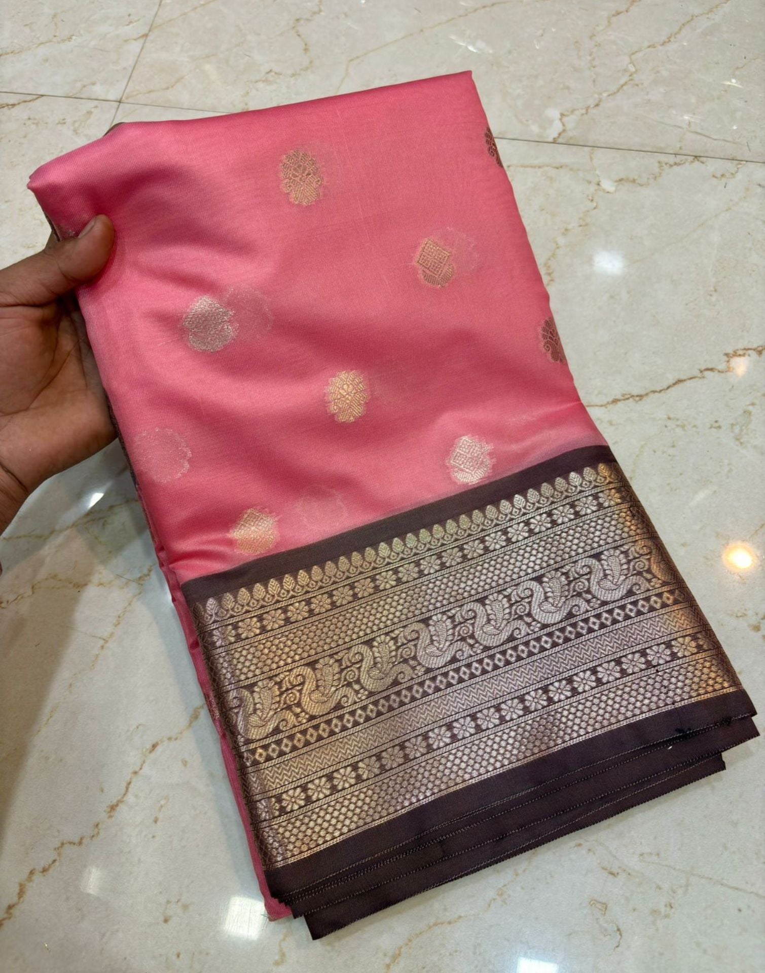 Gold Pattern Border Saree