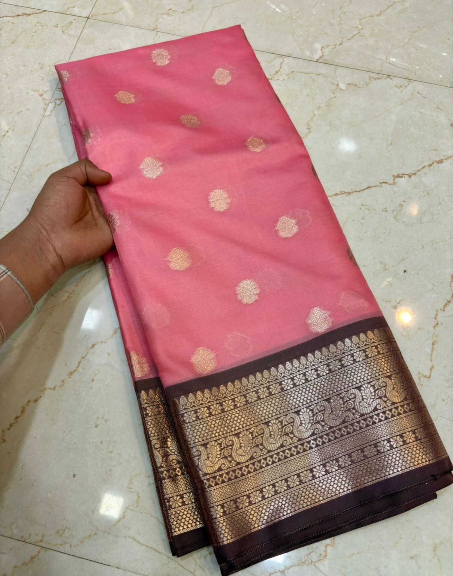 Gold Pattern Border Saree