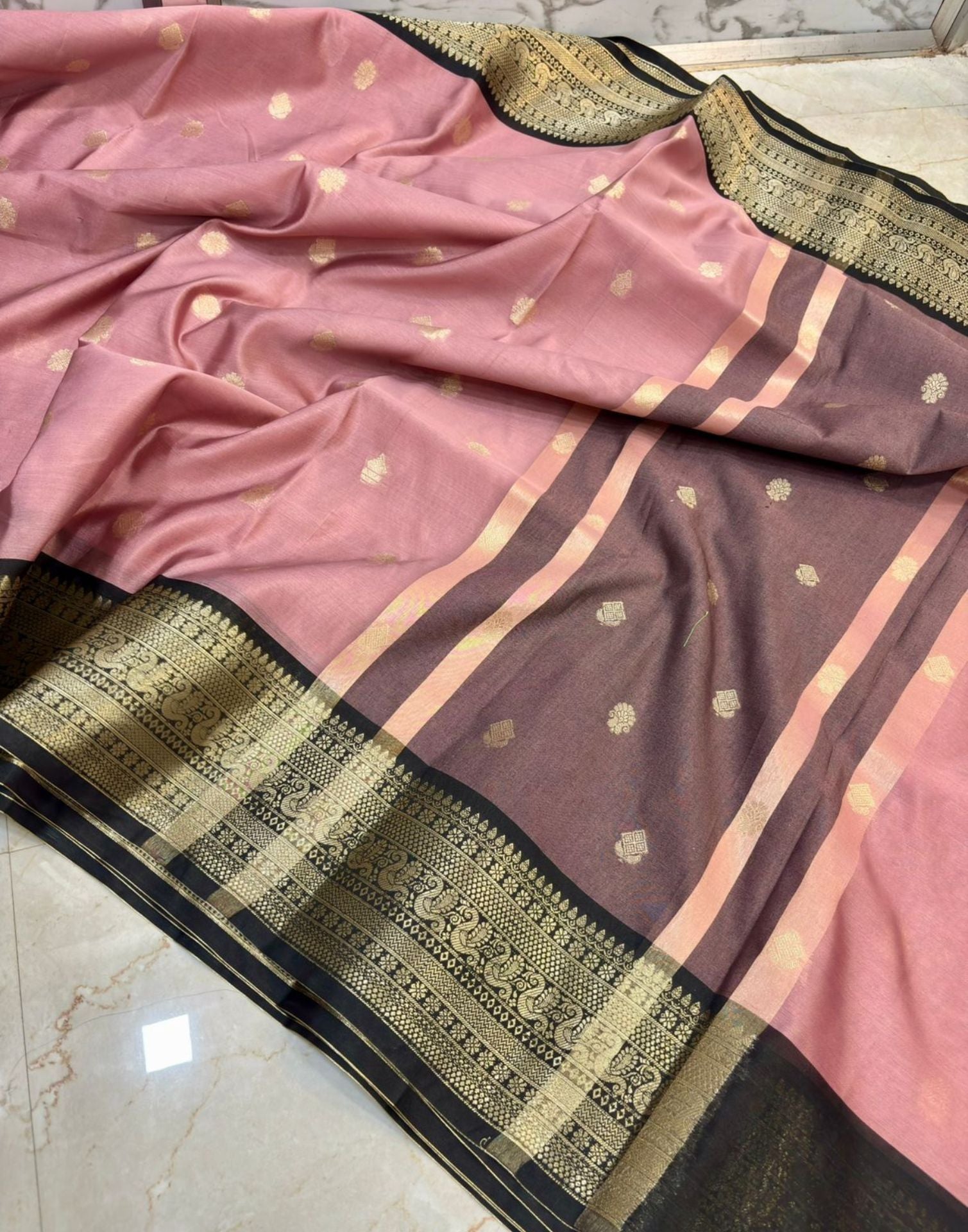 Gold Pattern Border Saree
