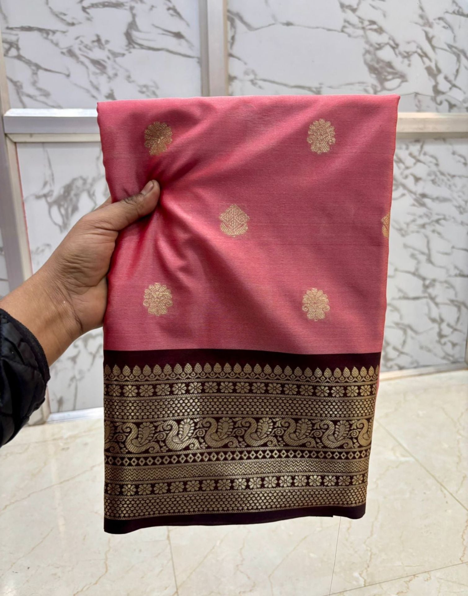 Gold Pattern Border Saree