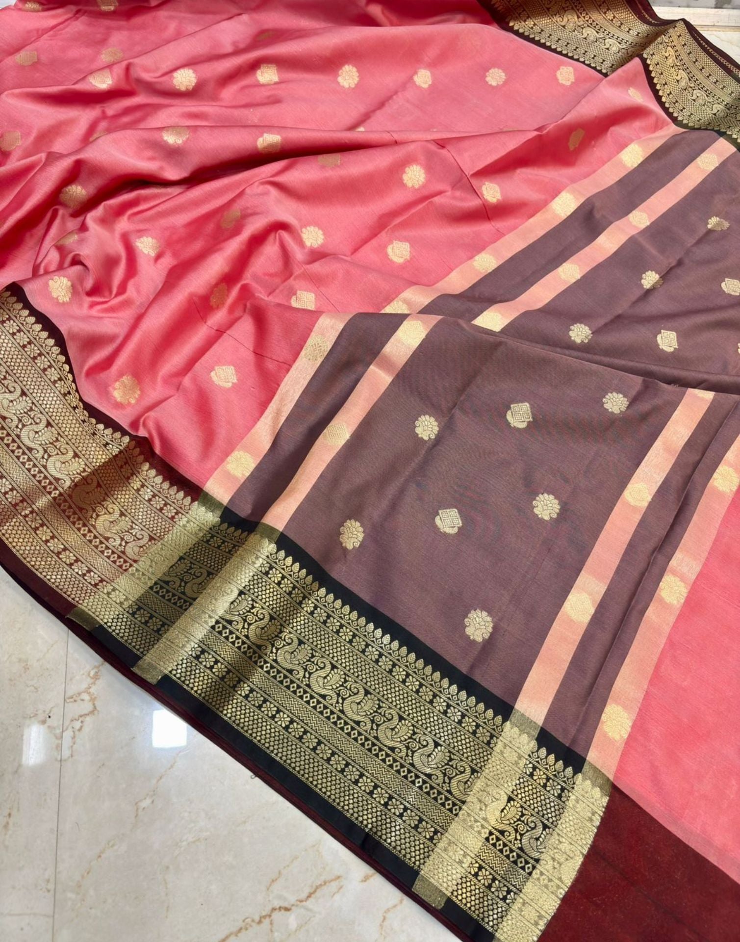 Gold Pattern Border Saree