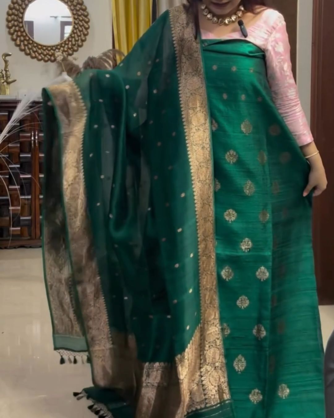 Hariyali Glow Cotton Jari Suit