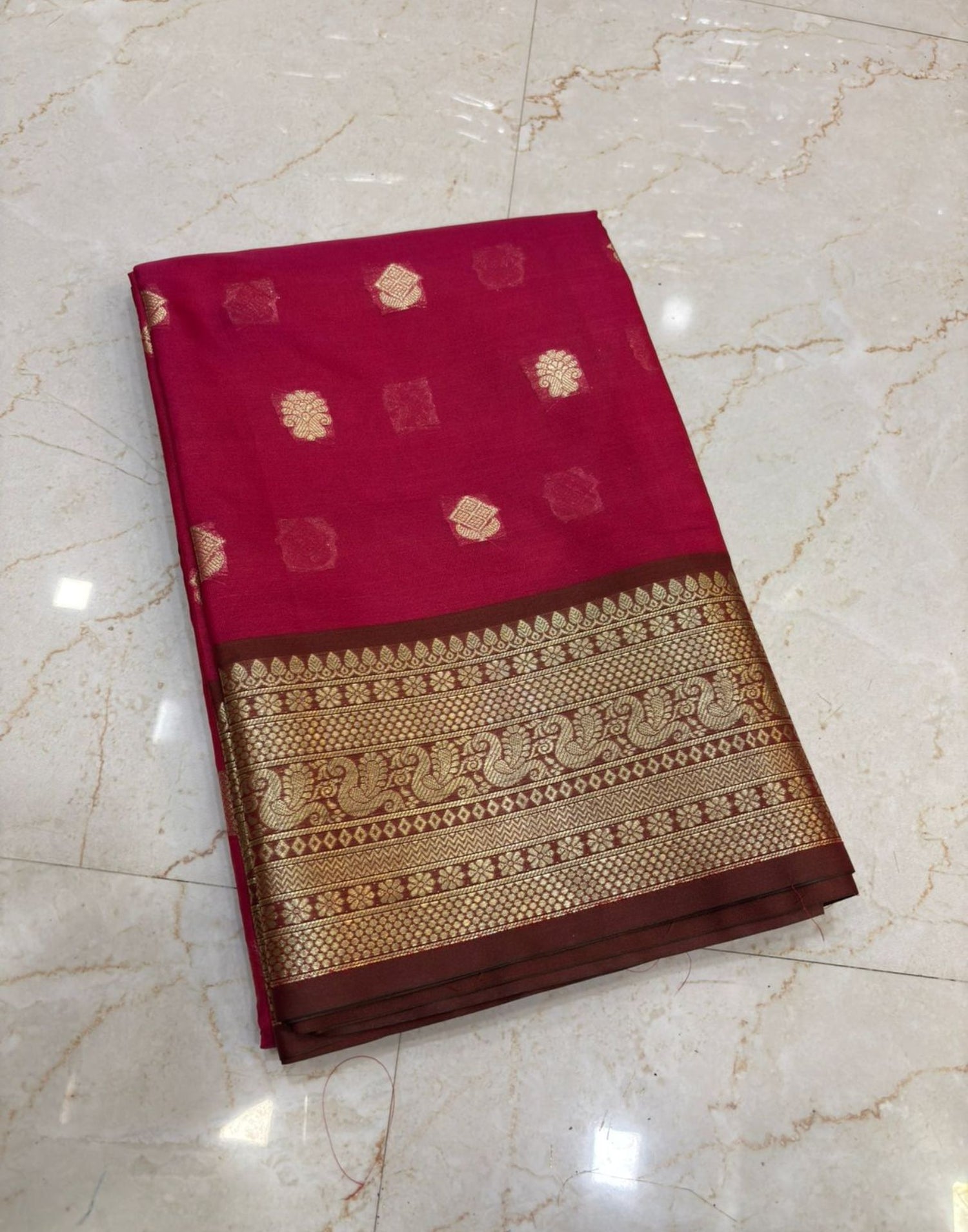 Gold Pattern Border Saree