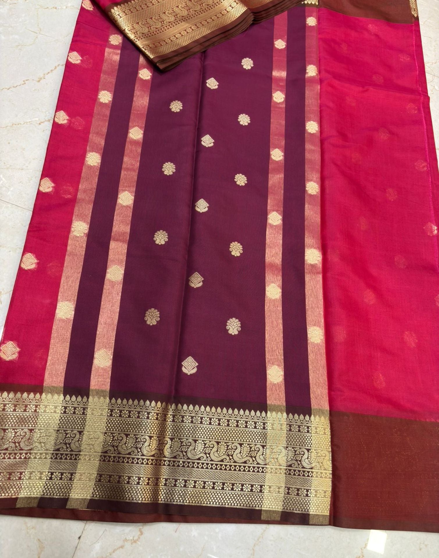 Gold Pattern Border Saree