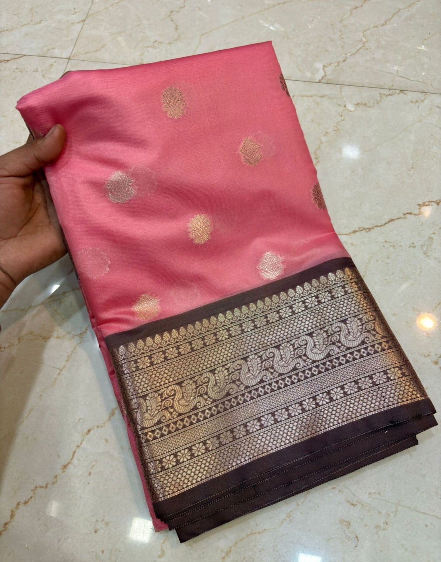 Gold Pattern Border Saree
