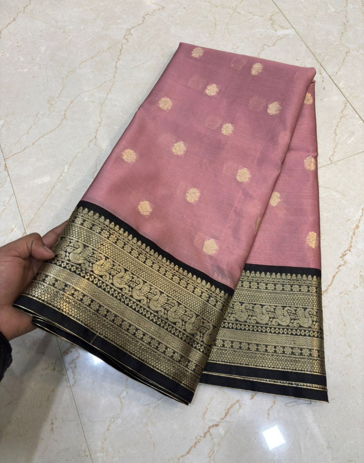 Gold Pattern Border Saree