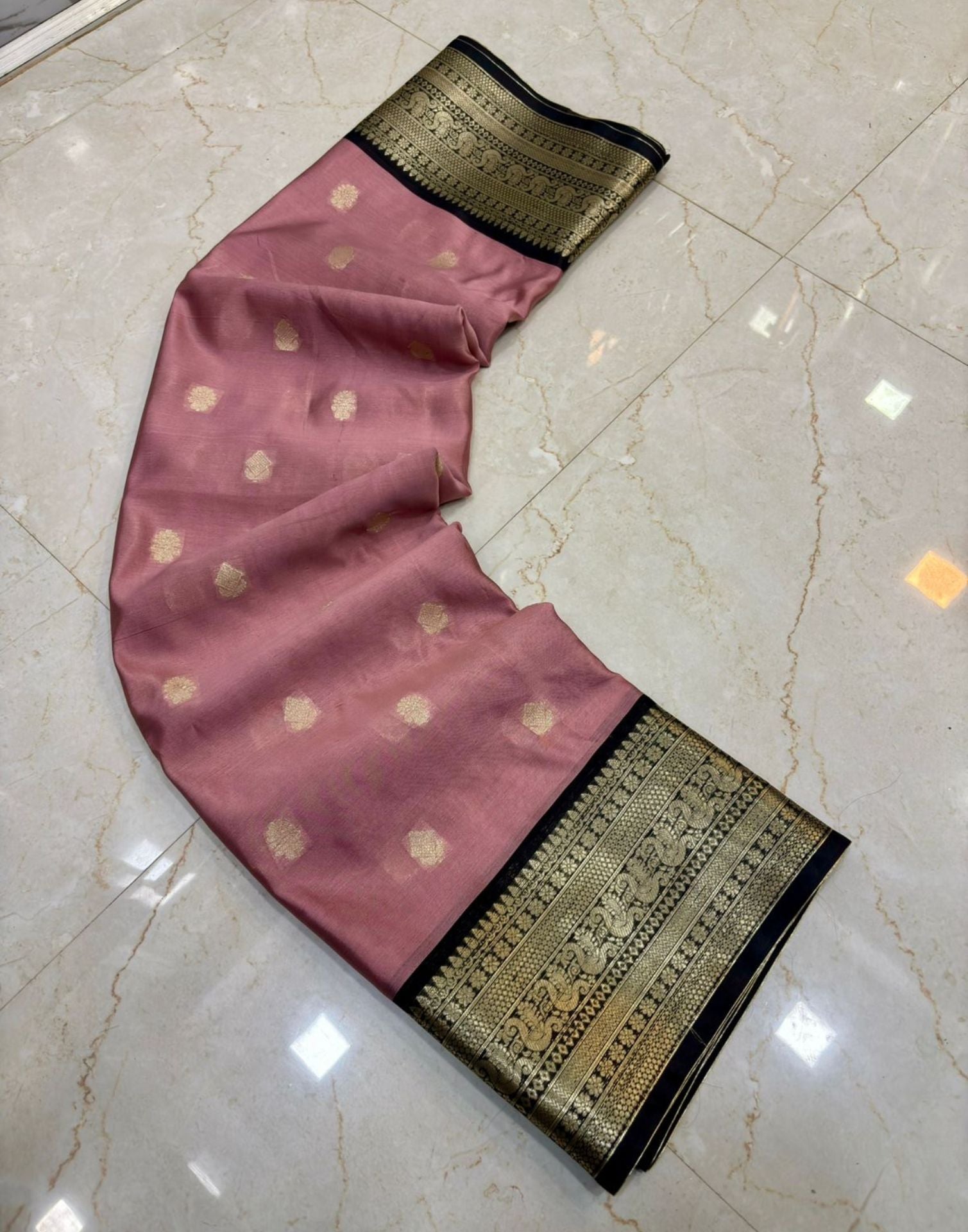 Gold Pattern Border Saree