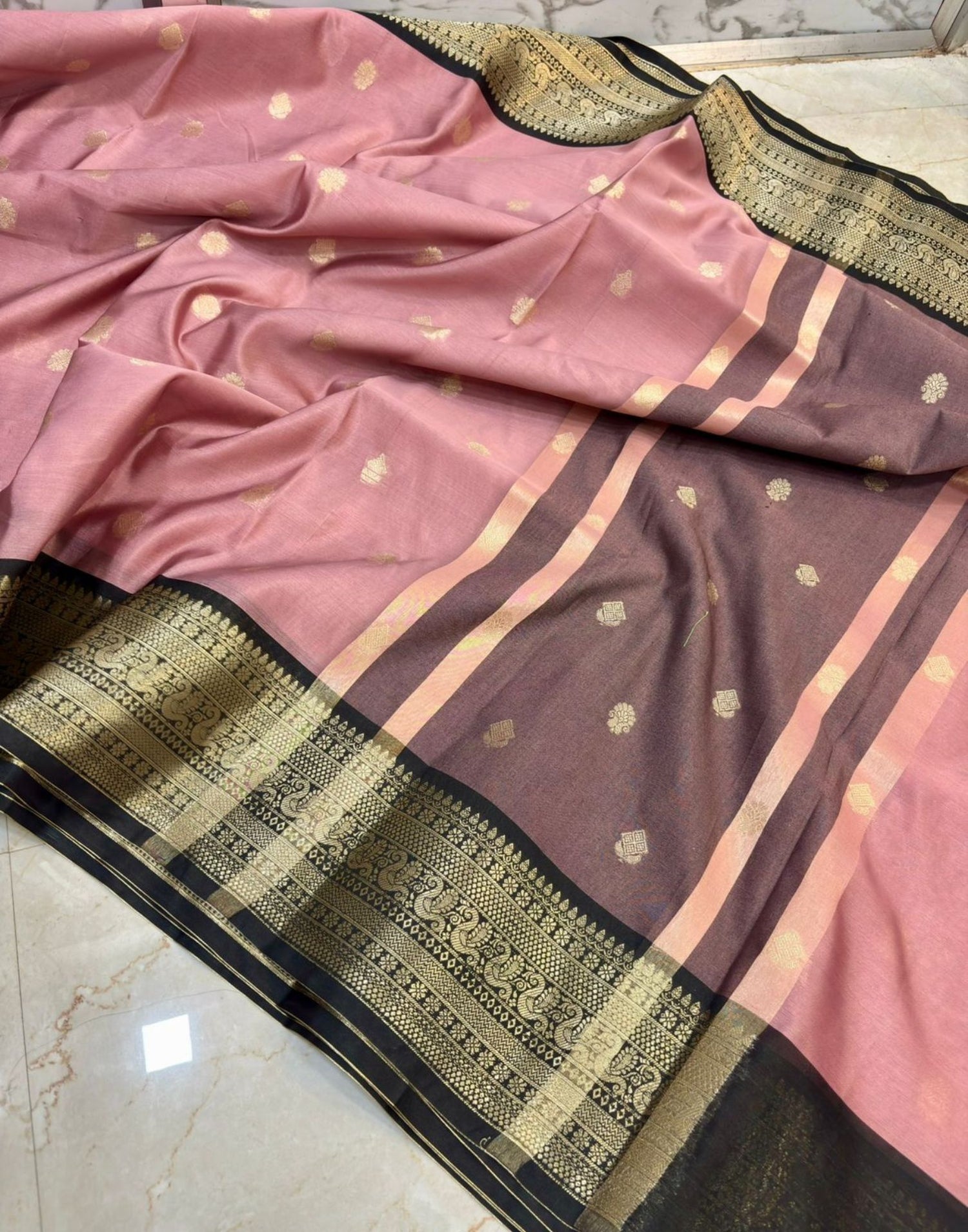 Gold Pattern Border Saree
