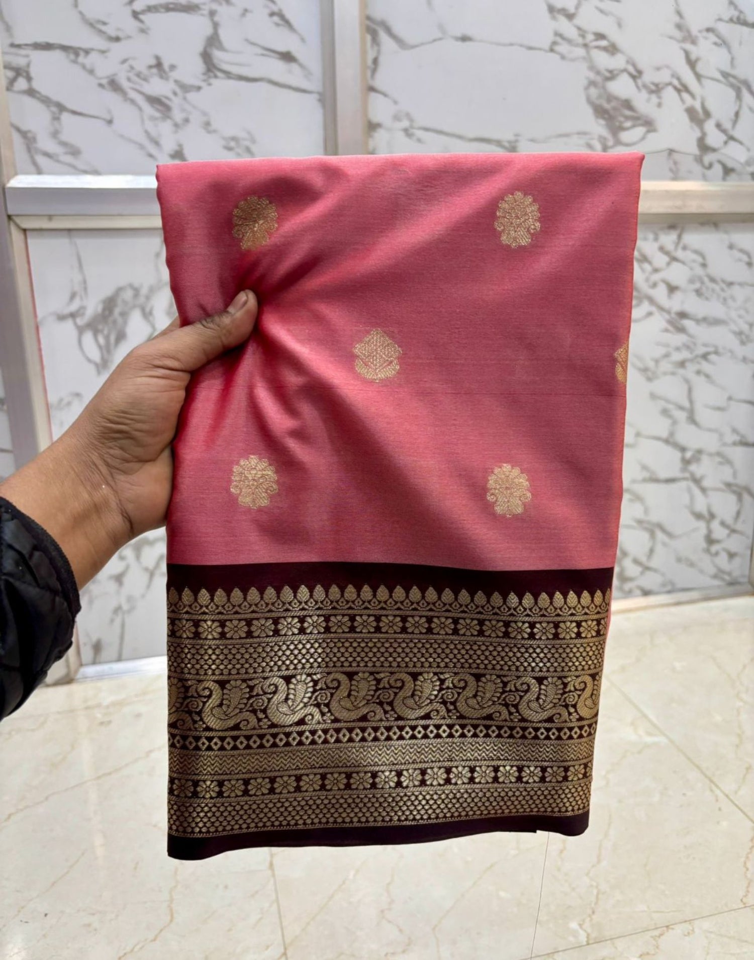 Gold Pattern Border Saree