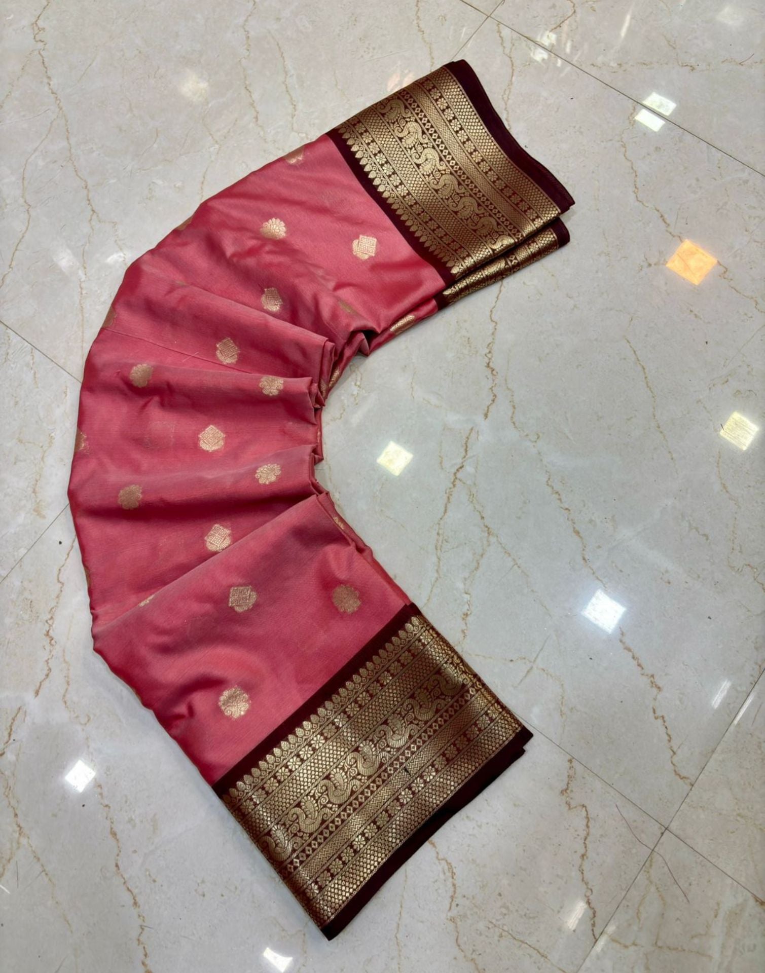 Gold Pattern Border Saree