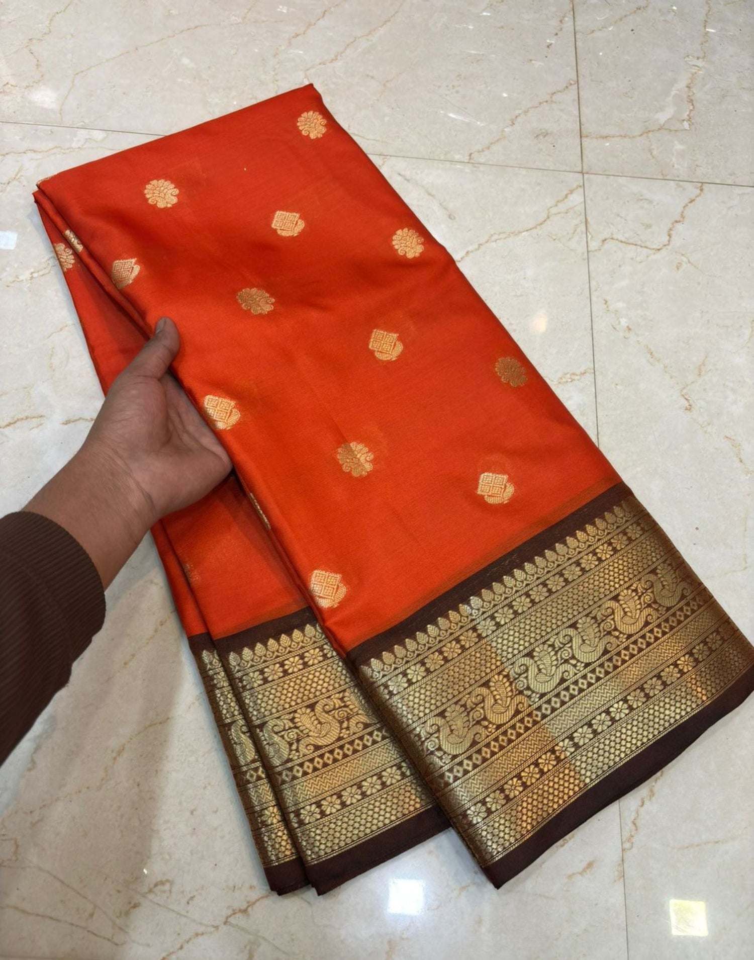 Gold Pattern Border Saree