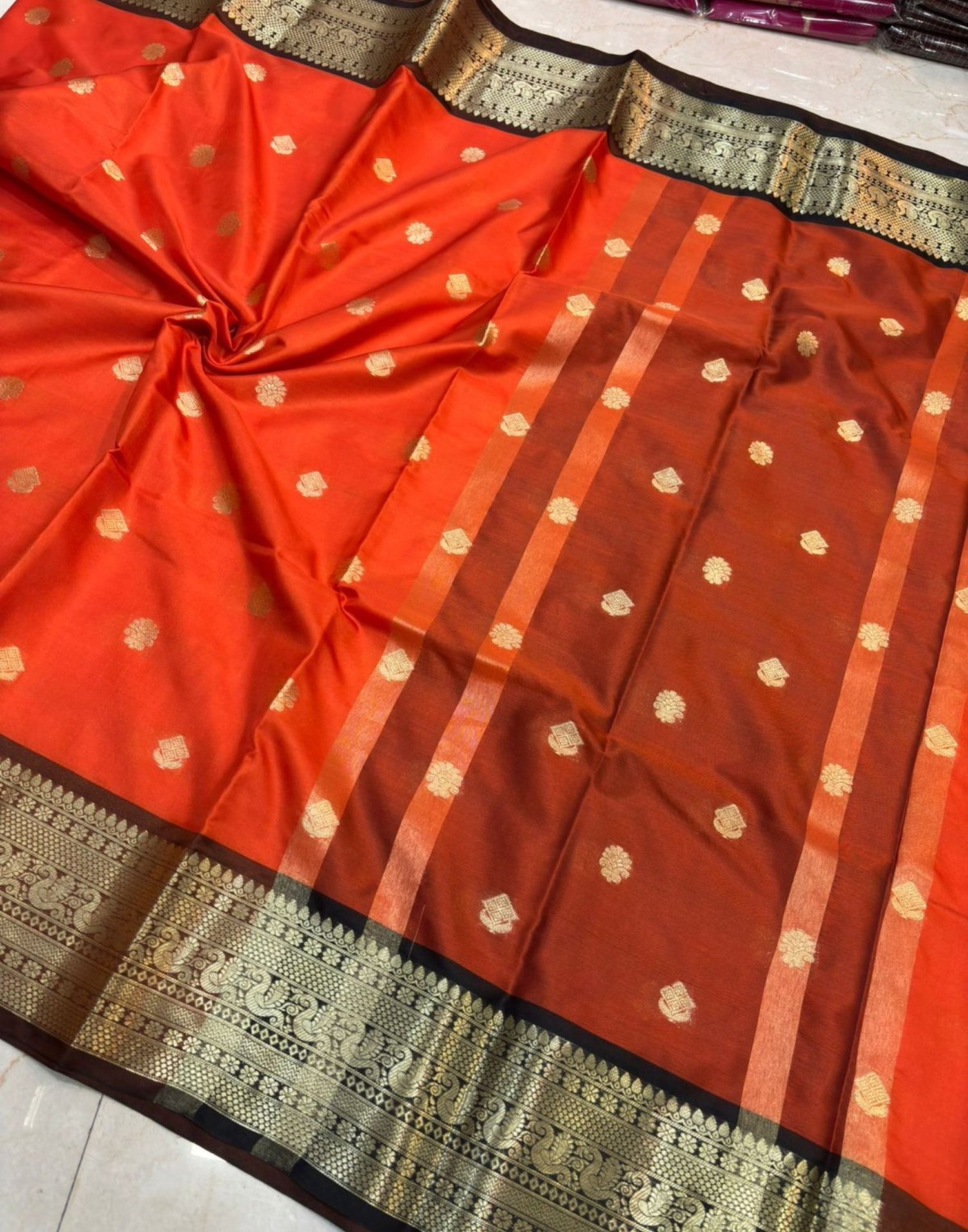 Gold Pattern Border Saree