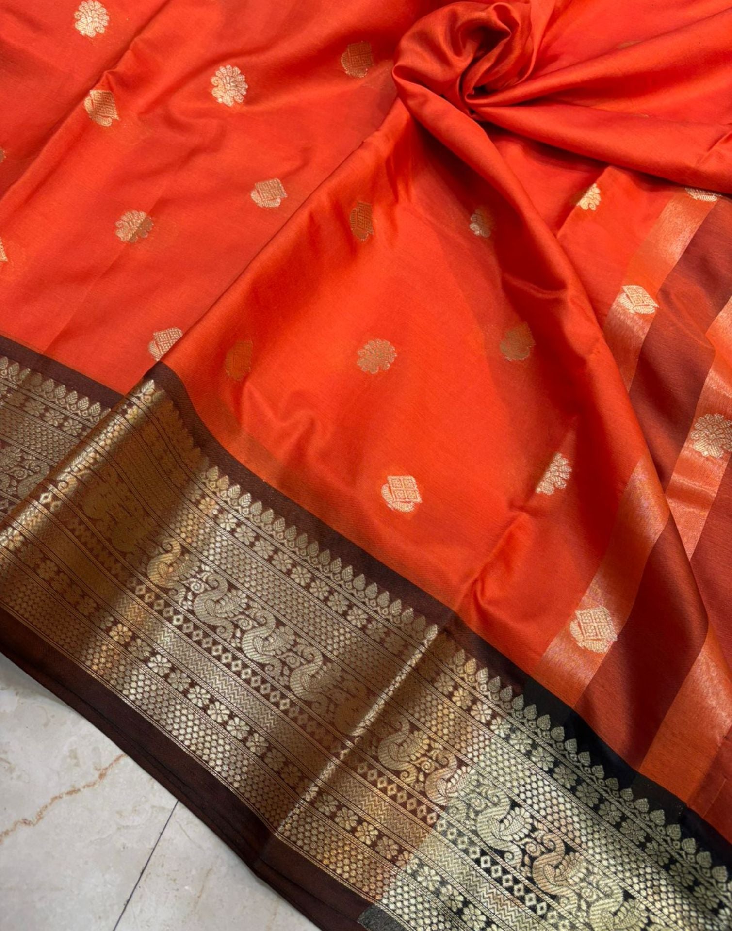 Gold Pattern Border Saree