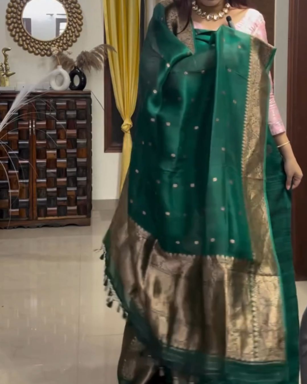 Hariyali Glow Cotton Jari Suit